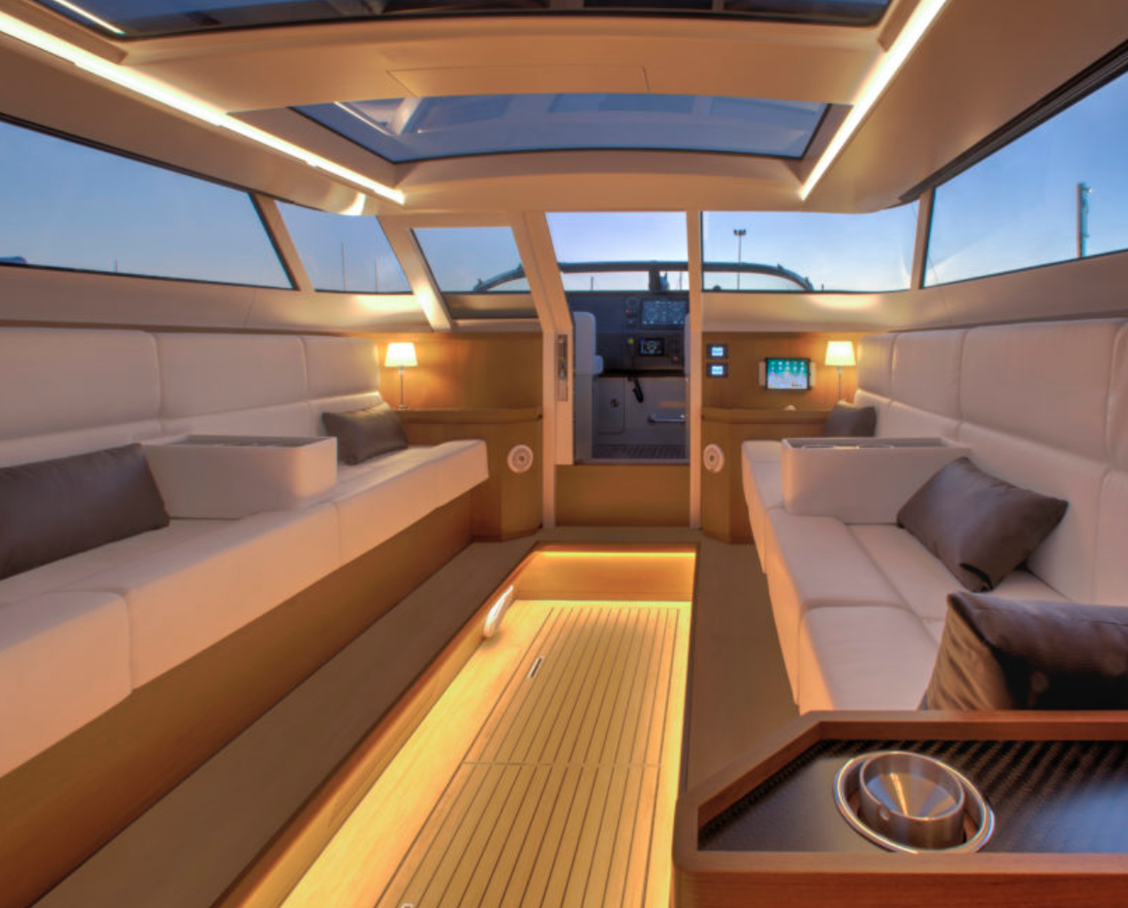 Reliant Yachts Limousine